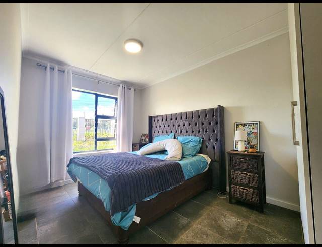 2 BEDROOM APARTMENT TO LET IN BURGUNDY ESTATE